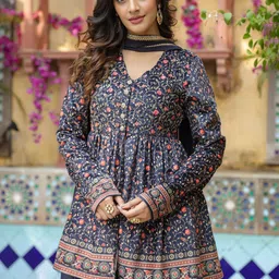AARAAS Women Floral Printed Tiered Velvet Kurta with Sharara & With Dupatta image 2
