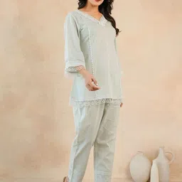 Zolo Label Women Regular Thread Work Pure Cotton Kurti with Trousers image 2