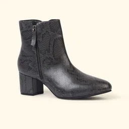 yoho Women Woven-Desiged Mid-Top Pointed Toe Chelsea Boots-image-48