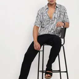 SHOWOFFFF Men Comfort Slim Fit Printed Casual Shirt image 2