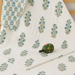 stitchcrafted Floral Single, Crib Quilt for Heavy Winter image 4