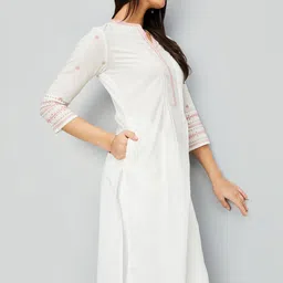 max Women Solid Cotton Blend Straight Kurta image 2