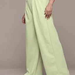 roadster Women Flared Green Cotton Blend Trousers image 2