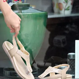 shoetopia Women Flats Sandal image 4