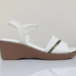 pair heels Women Wedges Sandal image 2