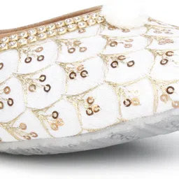 tryfeet Stlylish Ethnic Jutti Jutis For Women image 4