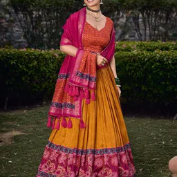 LOOKNBOOK ART Printed Foil Print Semi-Stitched Lehenga & Unstitched Blouse With Dupatta image 5