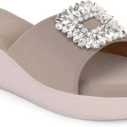 ravis Women Wedges Sandal image 4