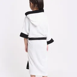 Creeva Solid Hooded Bath Robe image 4