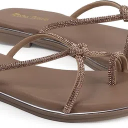 retro walk Women Flats Sandal image 3