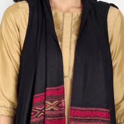 Zamour Women Black & Red Tasselled Bohemian Woollen Shrug image 3