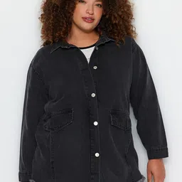 Trendyol Plus Size Spread Collar Long Sleeves Cotton Denim Jack image 2