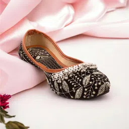 mk craft Women Bellies Sandal image 4