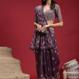 divastri Digital Print Ikkat Silk Blend Saree image 2