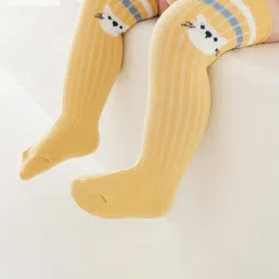 iSWEVEN Kids Pack Of 5 Patterned Breathable Cotton Knee Length Socks image 4