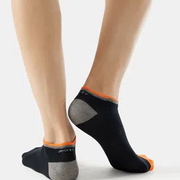 Jockey Men Pack Of 2 Ankle Length Socks image 4