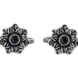 TEEJH Women Black Silver-Plated Toe Ring image 5