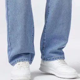 frist date Men Straight Fit Mid Rise Light Blue Jeans image 5