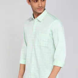 peter england Men Regular Fit Checkered Casual Shirt image 3