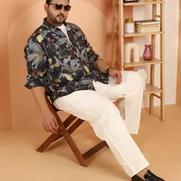 instafab plus Men Regular Fit Printed Spread Collar Casual Shirt image 5