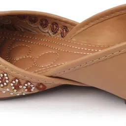 feet runner Ethnic Embroidred Jutis and Mojaris Bellies For Women image 5
