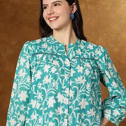 kavisaa Casual Regular Sleeves Printed Women Light Green Top image 4