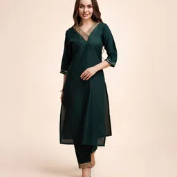 women basket Women Cotton Blend Kurta Pant Set image 1