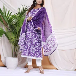 parthvi Women Pure Cotton Kurta Pant Dupatta Set-picture-31