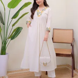 nakshkurtis Women Self Design, Embroidered Pure Cotton Anarkali Kurta image 3