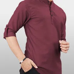 wearbird Men Solid Cotton Blend Straight Kurta image 2
