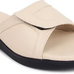 trase Women Flats Sandal image 5