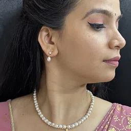 Sri Jagdamba Pearls Dealer Gold-Plated Stone-Studded & Beaded Necklace and Earrings image 3