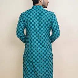 KUNDALI KAKSHAY Geometric Embroidered Mandarin Collar Sequinned Kurta image 3