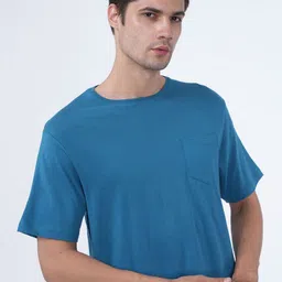 masculino latino plus Masculino Latino Short Sleeves Bio Finish Pockets Detail Cotton T-Shirt image 3