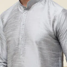 SOJANYA Men Kurta image 2
