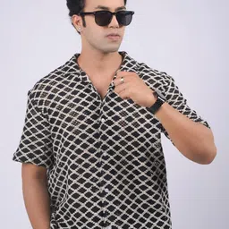 Eszett Modern Checked Spread Collar Short Sleeves Cotton Regular Fit Shirt-picture-39