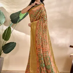 TheWonderWorld Ethnic Motifs Silk Blend Saree image 3