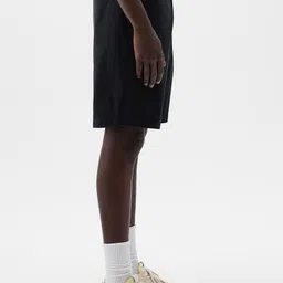 GAP Men Mid Rise Relaxed Fit Shorts image 3