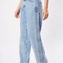 Bene Kleed Women Relaxed Fit High-Rise Low Distress Heavy Fade Jeans image 5