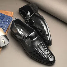 port Men Lightweight Shoe-Style Sandals-image-0