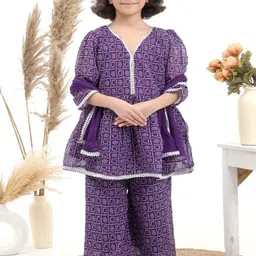 Sangria Girls Bandhani Printed Gotta Patti Kurta With Sharara & Dupatta-picture-40