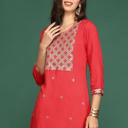 SHOWOFFFF Women Embellished Kurta image 3