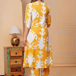 Toflei Women Ethnic Motifs Printed Cotton Kurta with Palazzos-picture-19