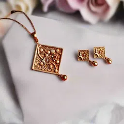 Jazz and Sizzle Gold-Plated Stone-Studded & Beaded Jewellery Set-picture-26