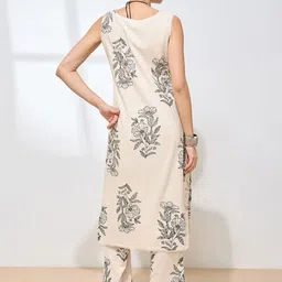 Fourleaf Floral Printed V-Neck Tunic With Trouser image 4