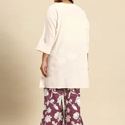 Sia Ab Pehnegi Duniya Floral Embroidered Regular Kurta with Trosuers image 2