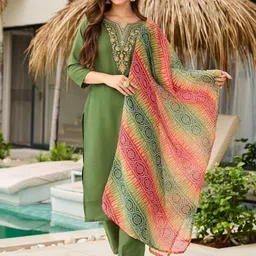 FVD Floral Yoke Design Notch Neck Thread Work Straight Kurta With Trousers & With Dupatta-picture-36