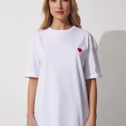 Happiness istanbul Women V-Neck Applique T-shirt-picture-32