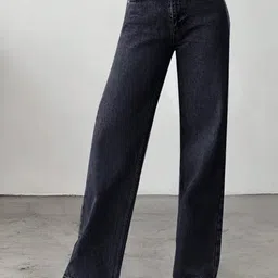 SAKIA Women Jean Relaxed Fit High-Rise Light Fade Stretchable Jeans image 3