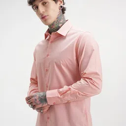 HIGHLANDER Men Solid Spread Collar Formal Shirt image 2